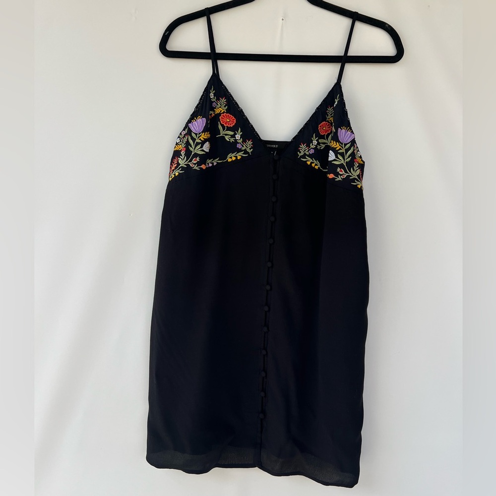Forever 21 Black Floral Embroidered‎ Dress Size M